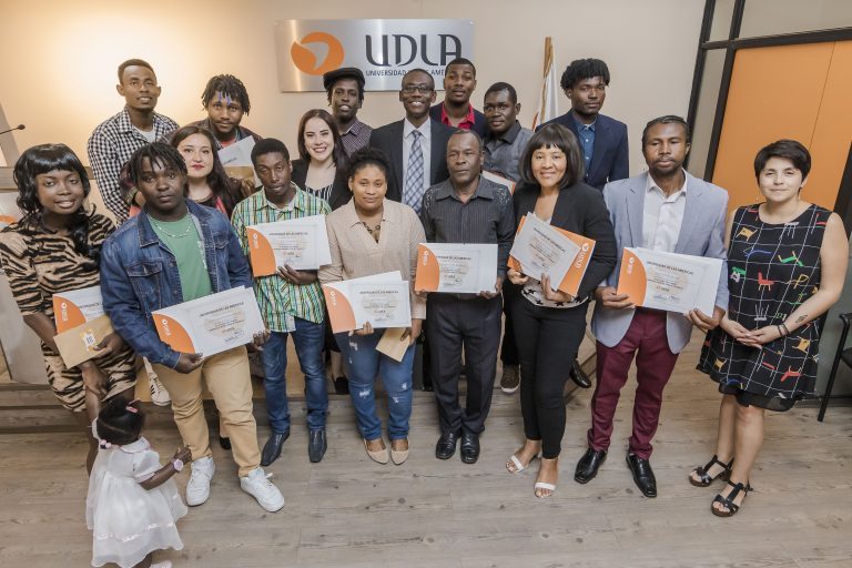 Con emotiva ceremonia cerró curso de español para haitianos en Sede Concepción