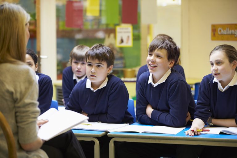 Comisión Nacional de Acreditación formaliza inicio del proceso de acreditación de la carrera de Pedagogía en Educación Básica