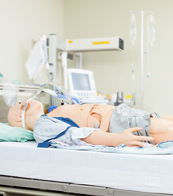 UDLA congrega a especialistas para analizar el rol de la simulación clínica en tiempos de pandemia