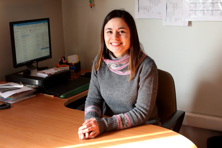 Entrevista a Francisca Di Pillo: conoce el trabajo que realiza la académica de Medicina Veterinaria en el área de epidemiología