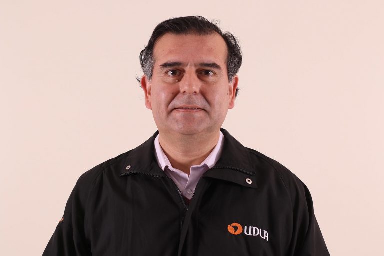 Director de Carrera de Trabajo Social presenta en Encuentro Interuniversitario e Internacional sobre ética en pandemia