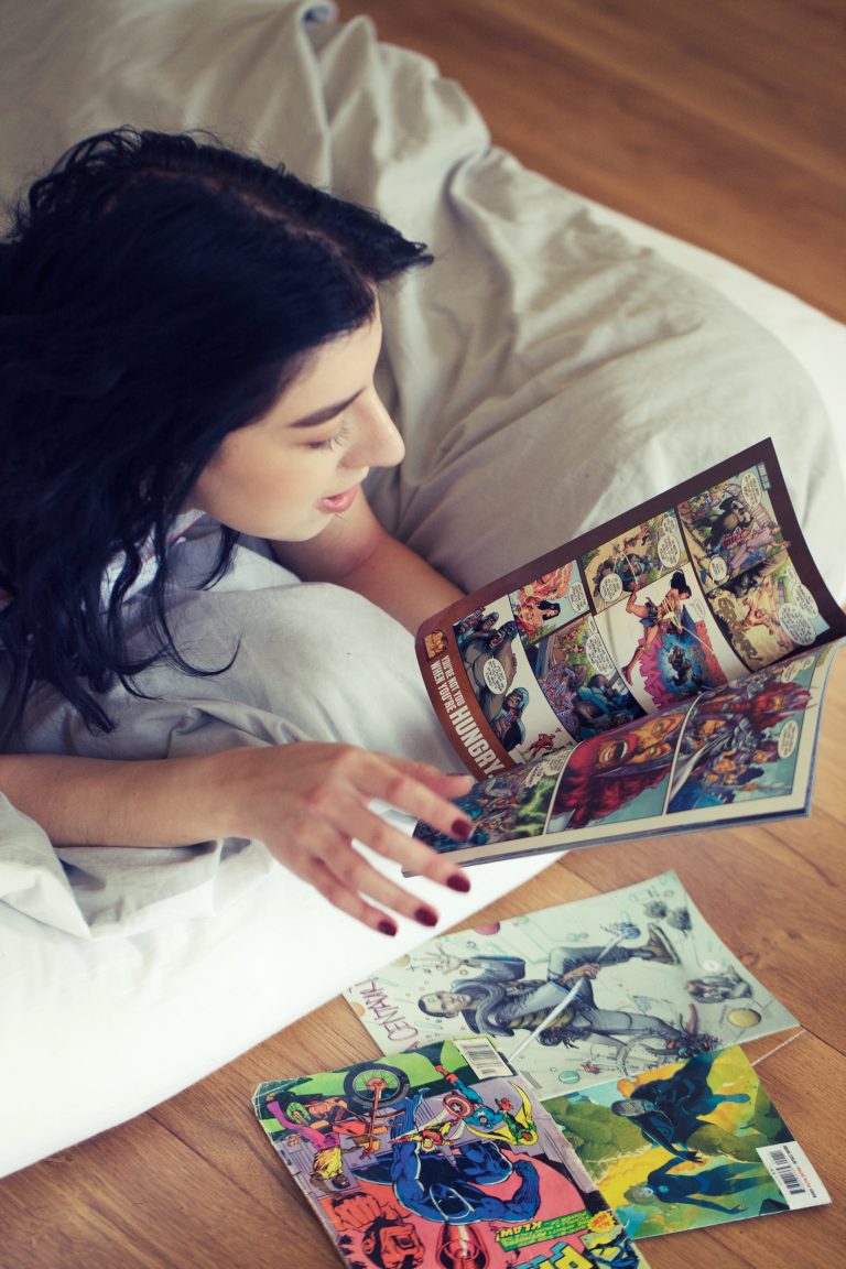 UDLA desarrolla charla sobre desafíos, características y nuevas tendencias de la traducción de cómics