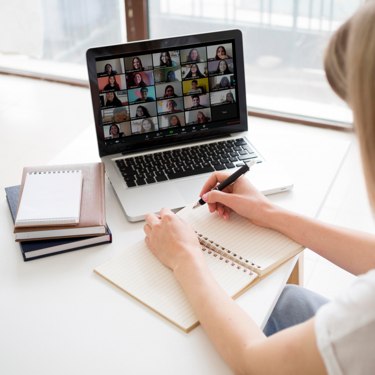 Director Académico del Campus La Florida expone ante comunidad de la Universidad Central sobre la interdisciplinariedad del Trabajo Social