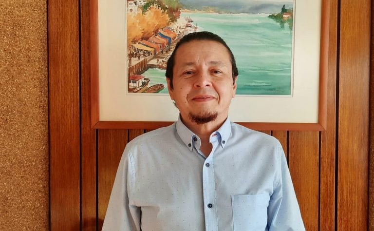 Académico de UDLA capacita en perinatología canina a cerca de 80 veterinarios de todo el país