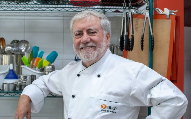 Director de la Escuela de Gastronomía expone en Encuentro Agrogastronómico y Turístico “Renacer con identidad”