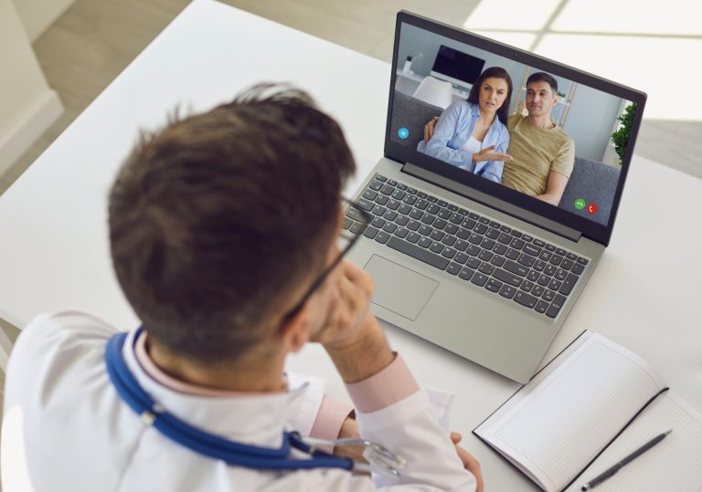 Escuela de Psicología aborda la relevancia de la terapia psicológica online durante la pandemia de COVID-19