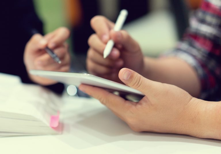 UDLA muestra avances del Fondo de Desarrollo Institucional del Mineduc “Fortalecimiento del modelo institucional para la educación online»