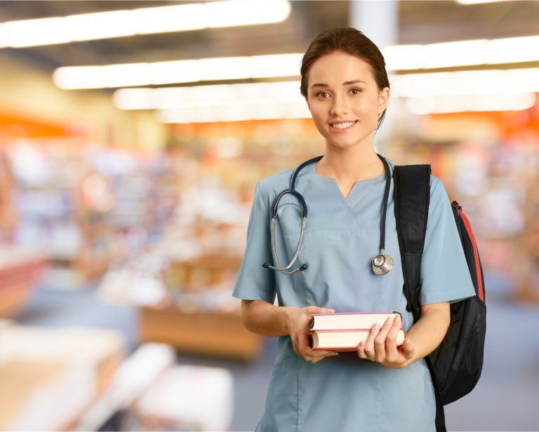 UDLA convoca a profesionales del área para debatir sobre cómo enfrentar la práctica clínica en medio de la pandemia