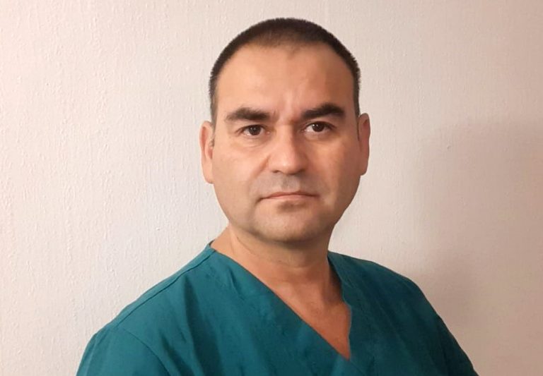 Académico de Medicina Veterinaria dicta charla sobre tenencia responsable de mascotas a profesores de Rancagua