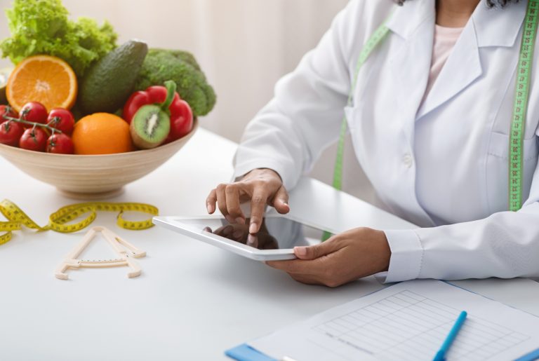 Nutrición y Dietética: pasantías tempranas y experiencias en Simulación y Centros de Atención Nutricional son el sello diferenciador de la carrera en UDLA