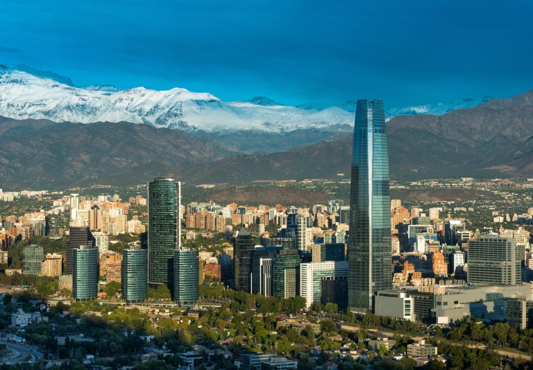 Centro de Producción del Espacio publica estudio en revista Land sobre la “ciudad del cuarto de hora”: Solo un 1,87% de Santiago vive bajo este modelo