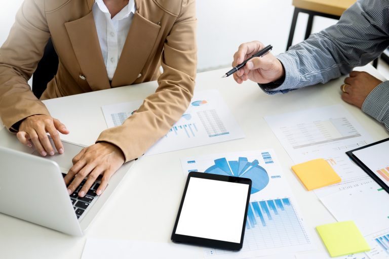 Carrera de Contador Auditor realiza charla sobre medidas tributarias y portabilidad financiera enfocadas en la reactivación económica del país