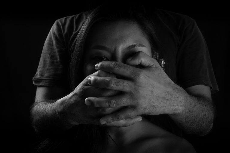 Escuela de Trabajo Social de Sede Viña del Mar reflexiona sobre la violencia hacia las mujeres en contextos de confinamiento