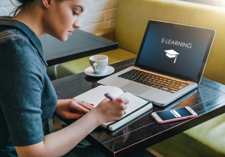 Representantes de UDLA participan en webinar “Hospitalidad Digital – Desafíos para el siglo XXI” organizado por la UNESCO