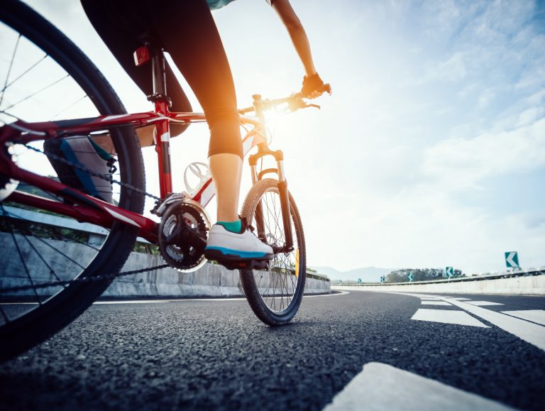 Académico de UDLA publica investigación sobre las barreras que afectan el desplazamiento activo a la universidad en estudiantes chilenos