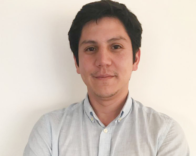 Egresado destacado de la Facultad de Salud y Ciencias Sociales: Carlos Orellana