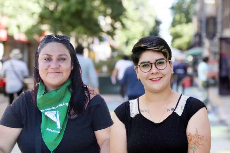 Egresadas destacadas de la Facultad de Salud y Ciencias Sociales: Arianna Padilla y Javiera Abarca