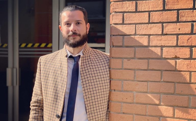 Egresado destacado de la Facultad de Comunicaciones y Artes: Sebastián Machefert