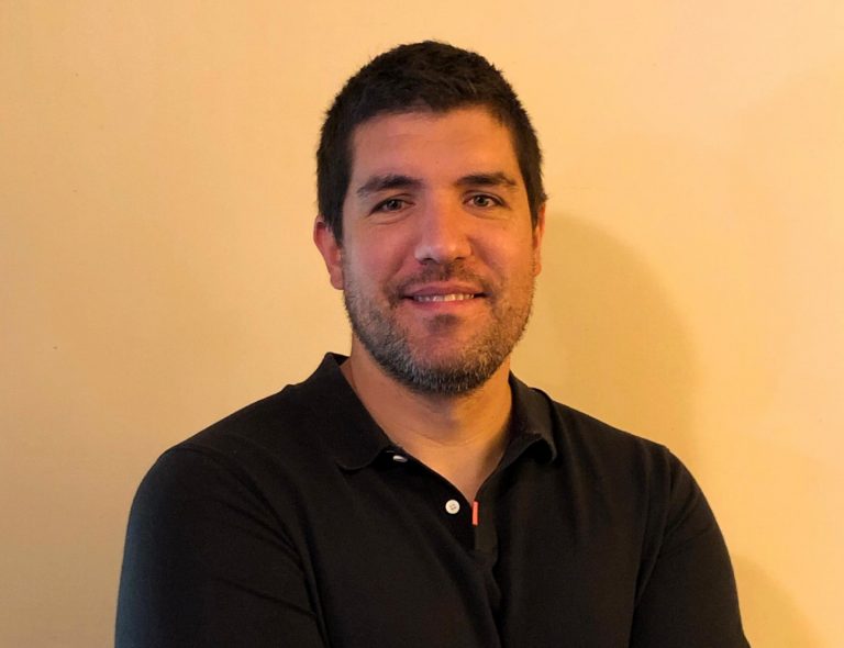 Egresado de Pedagogía en Educación Física de Sede Viña del Mar y sus labores como profesor, entrenador y microempresario: “Los sellos valóricos de UDLA están inmersos en lo que desempeño hoy”