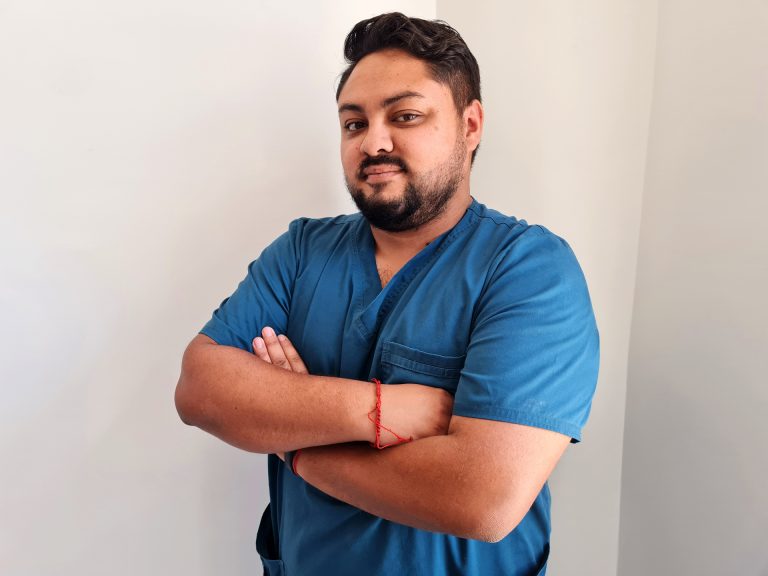 Egresado de la Escuela de Kinesiología de UDLA se adjudica Fondo Nacional de Desarrollo Regional con proyecto de rehabilitación de piso pélvico