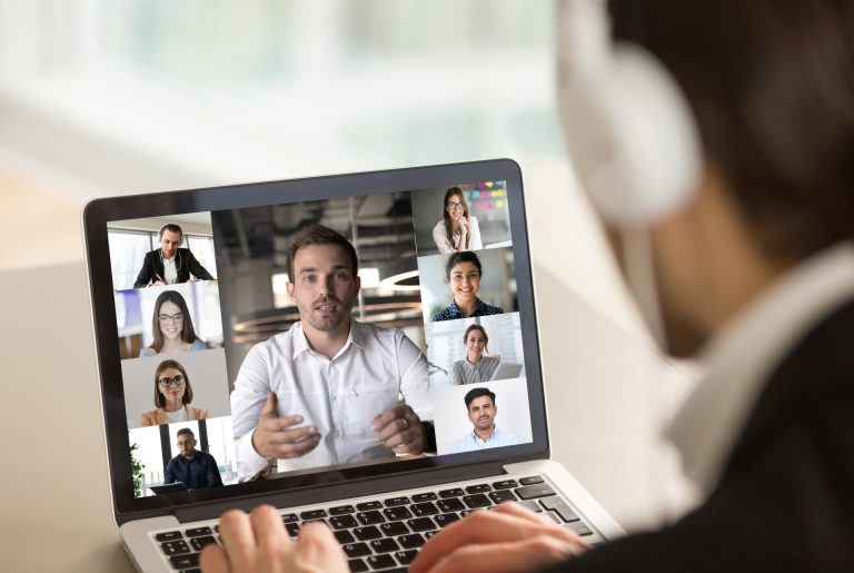 Facultad de Educación efectúa taller de superación profesional para docentes del municipio de Estación Central