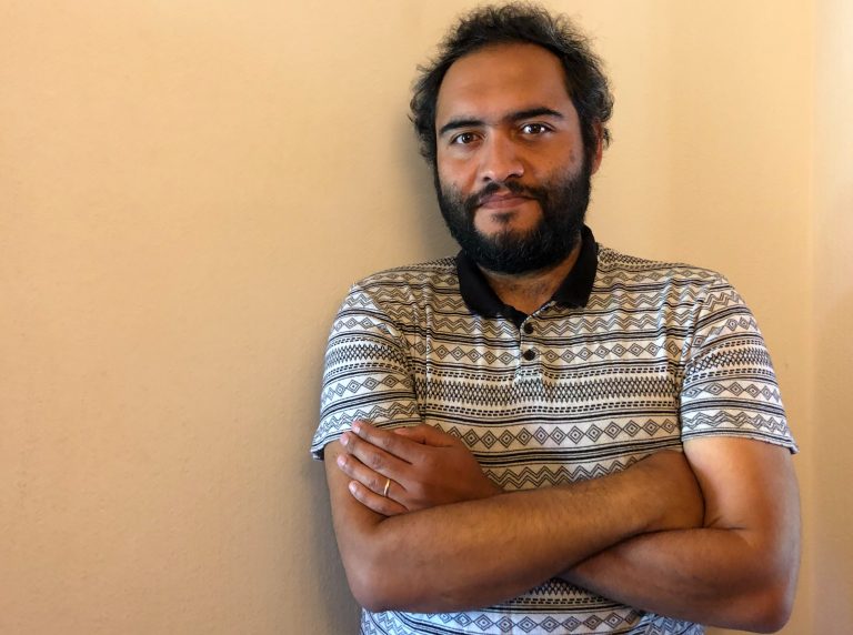 Egresado de la Escuela de Periodismo obtiene premio por reportaje sobre deserción escolar durante la crisis sanitaria