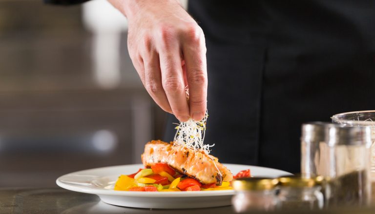 Sede Concepción y Escuela de Negocios dictan seminario para abordar el desarrollo turístico y gastronómico de Lenga