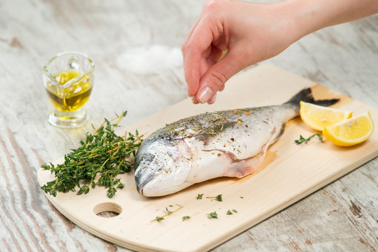 Escuela de Nutrición y Dietética explica por qué el pescado es un alimento imprescindible en la dieta habitual