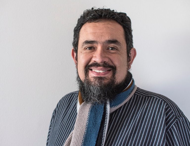 Académico de la Facultad de Educación expone sobre hospitalidad digital ante grupo de investigación de Universidad de Sao Paulo