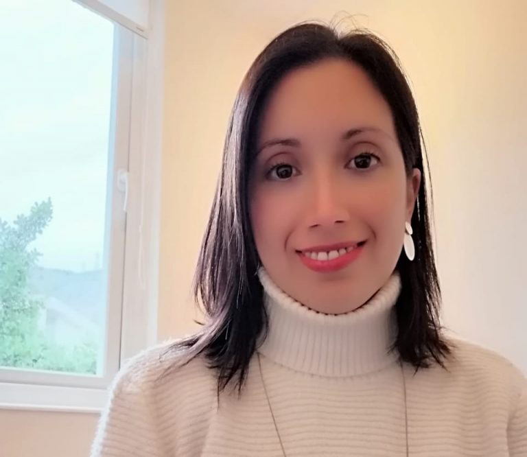 Docente de la Escuela de Trabajo Social expone sobre salud mental y el trabajo con víctimas de violaciones a los Derechos Humanos