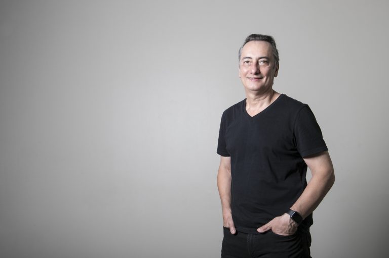 Decano Osvaldo Artaza expone ante comunidad ecuatoriana sobre Covid-Cero y lecciones aprendidas durante la pandemia