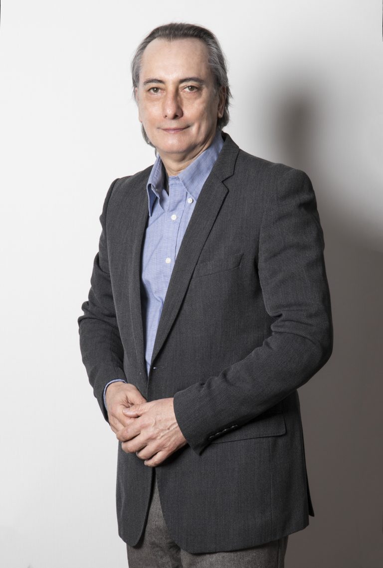 Decano Artaza es reconocido por su aporte en la investigación sobre el impacto de la pandemia de COVID-19 en el control del cáncer en América Latina