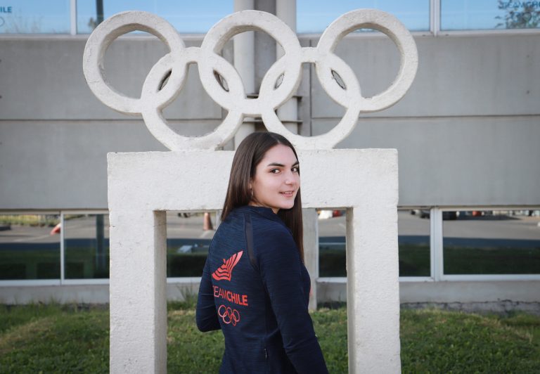 Seleccionada nacional de Lucha Olímpica complementa su vida deportiva con estudios de Derecho en UDLA