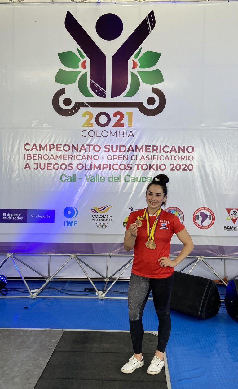 Estudiante de Kinesiología de Sede Concepción obtiene medalla de bronce en Sudamericano de Levantamiento de Pesas