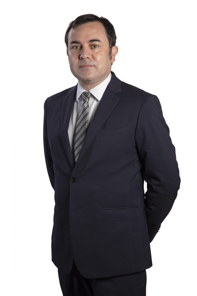 Columna del Decano de la Facultad de Ingeniería y Negocios: «Un semestre de desafíos»