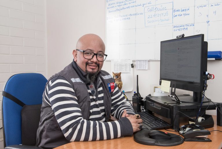 Egresado destacado de la Facultad de Veterinaria y Agronomía: «UDLA me transformó en un profesional preparado para trabajar en cualquier escenario y poder destacar por mi entrega»