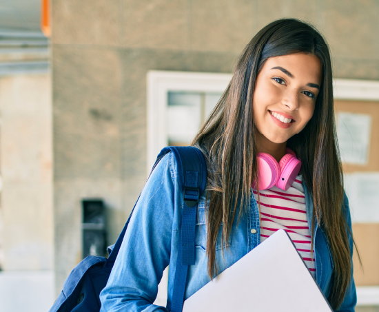 Ocho estudiantes y una académica se adjudicaron la Beca Santander Movilidad Internacional Pregrado 2021