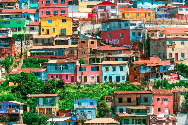 Reconocidos arquitectos reflexionan sobre la arquitectura popular en seminario organizado por UDLA