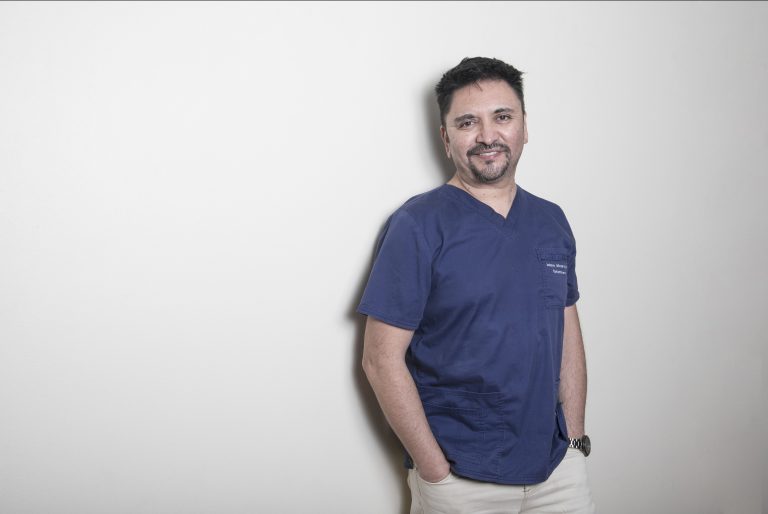 Académico UDLA integra equipo de traslado aéreo de paciente crítico: “Ver a una persona recuperada de Covid es impagable”