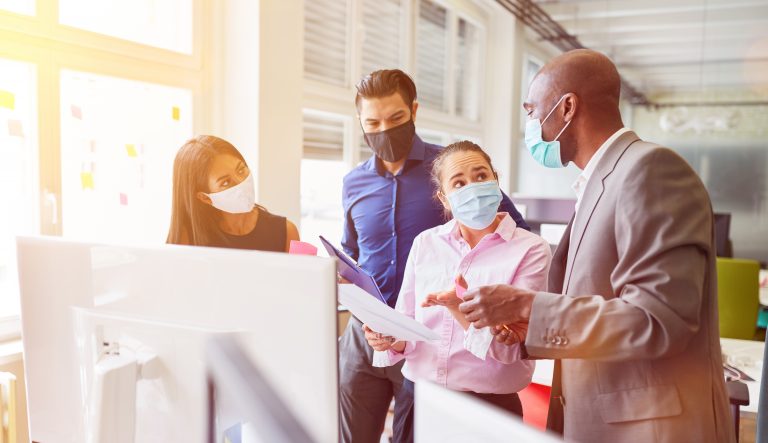UDLA conmemora el Día del Periodista con charla enfocada a la reinvención de los medios de comunicación en tiempos de pandemia