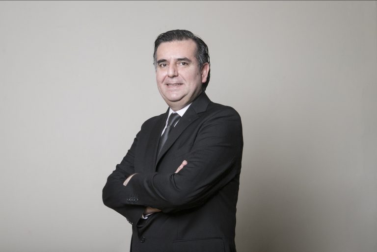 Director de Carrera expone en conferencia magistral inaugural de Congreso Internacional de la Red de Investigaciones y Estudios Avanzados en Trabajo Social