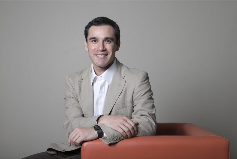 Académico investigador de Grupo ISAFYD realizó estudio para determinar la confiabilidad del test “Sit to Stand” en adultos jóvenes sanos