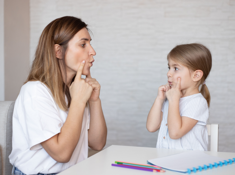 Especialista dicta charla sobre diagnóstico e intervención de los Trastornos Específicos del Lenguaje a comunidad de la Escuela de Educación Diferencial