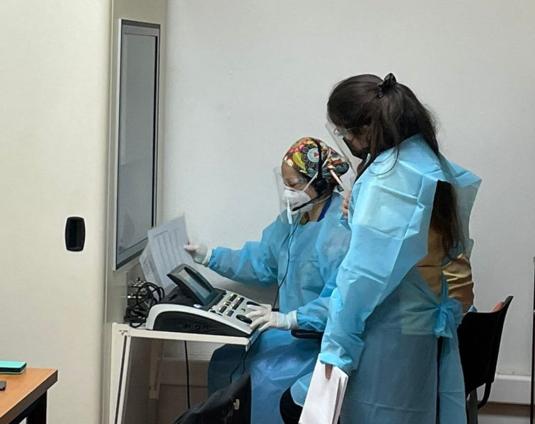 Laboratorio de Audiología y Voz de Sede Viña del Mar realiza actividades clínicas docentes en beneficio de la comunidad