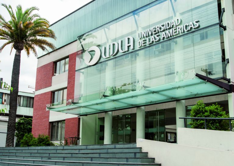 UDLA acredita y certifica 9 carreras durante 2021