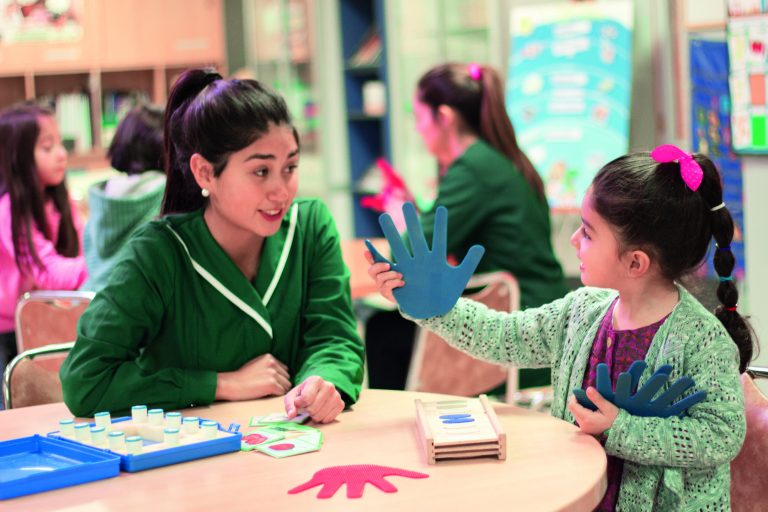 Educación Parvularia en UDLA: énfasis en la incorporación de las Tecnologías de la Información y en la educación emocional de la primera infancia