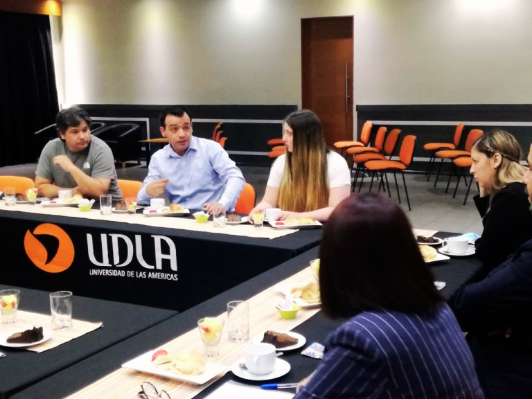 Facultad de Ingeniería y Negocios impulsa exitosos encuentros con egresados y empleadores de la Sede Santiago