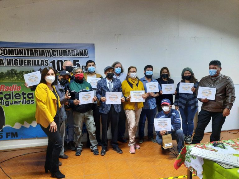 Programa de Intervención Comunitaria certifica en estrategias comunicativas a 16 radialistas de emisora ciudadana de Concón