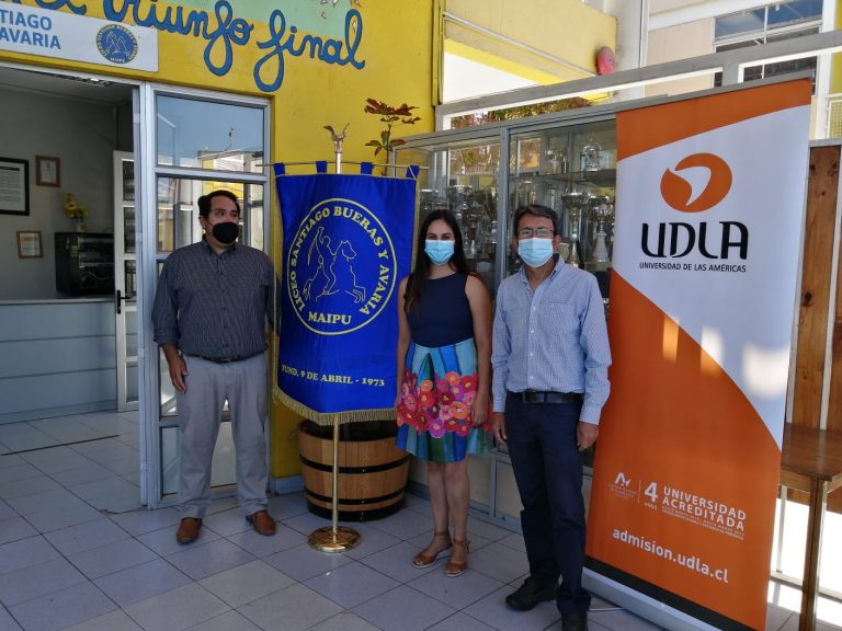 UDLA, a través de sus institutos, realiza reforzamiento de asignaturas pedagógicas a estudiantes del Liceo Santiago Bueras y Avaria