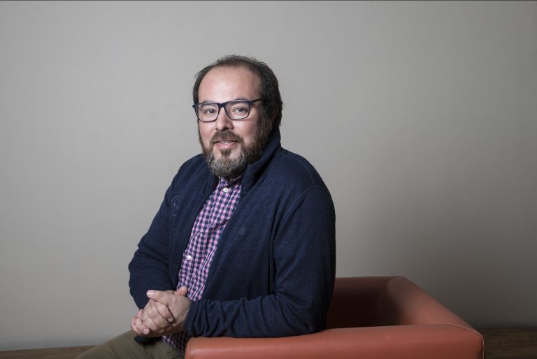 Académico investigador del Instituto de Ciencias Naturales presenta poster de divulgación científica en Congreso de la Sociedad Chilena de Fitopatología